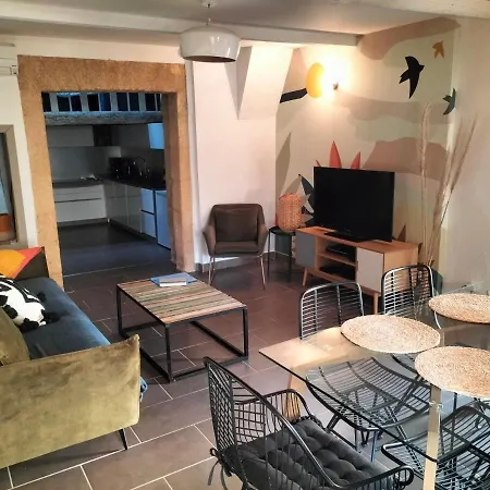 Casa vacanze Maison De Village Familiale Pont Du Gard, Toit Terrasse, Barbecue, Fibre *