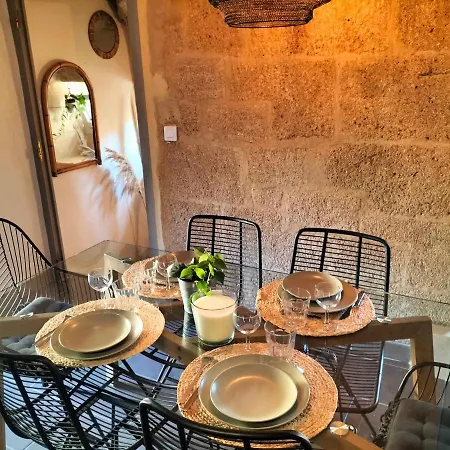 Holiday home Maison De Village Familiale Pont Du Gard, Toit Terrasse, Barbecue, Fibre Vers Pont du Gard